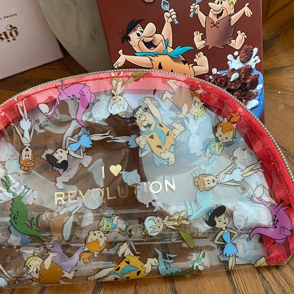 Revolution Beauty Cocoa Pebbles Eyeshadow With Matching Flinstones Makeup Bag - Picture 5 of 9